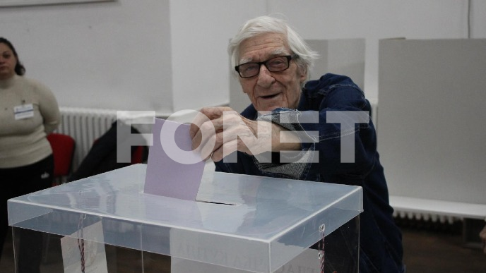 Polomio glasačku kutiju